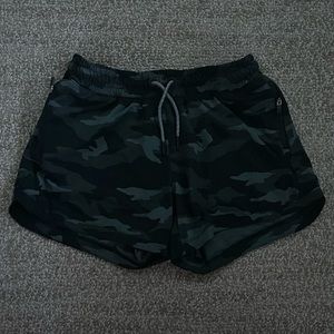 Camo Women’s Small Athleta Shorts